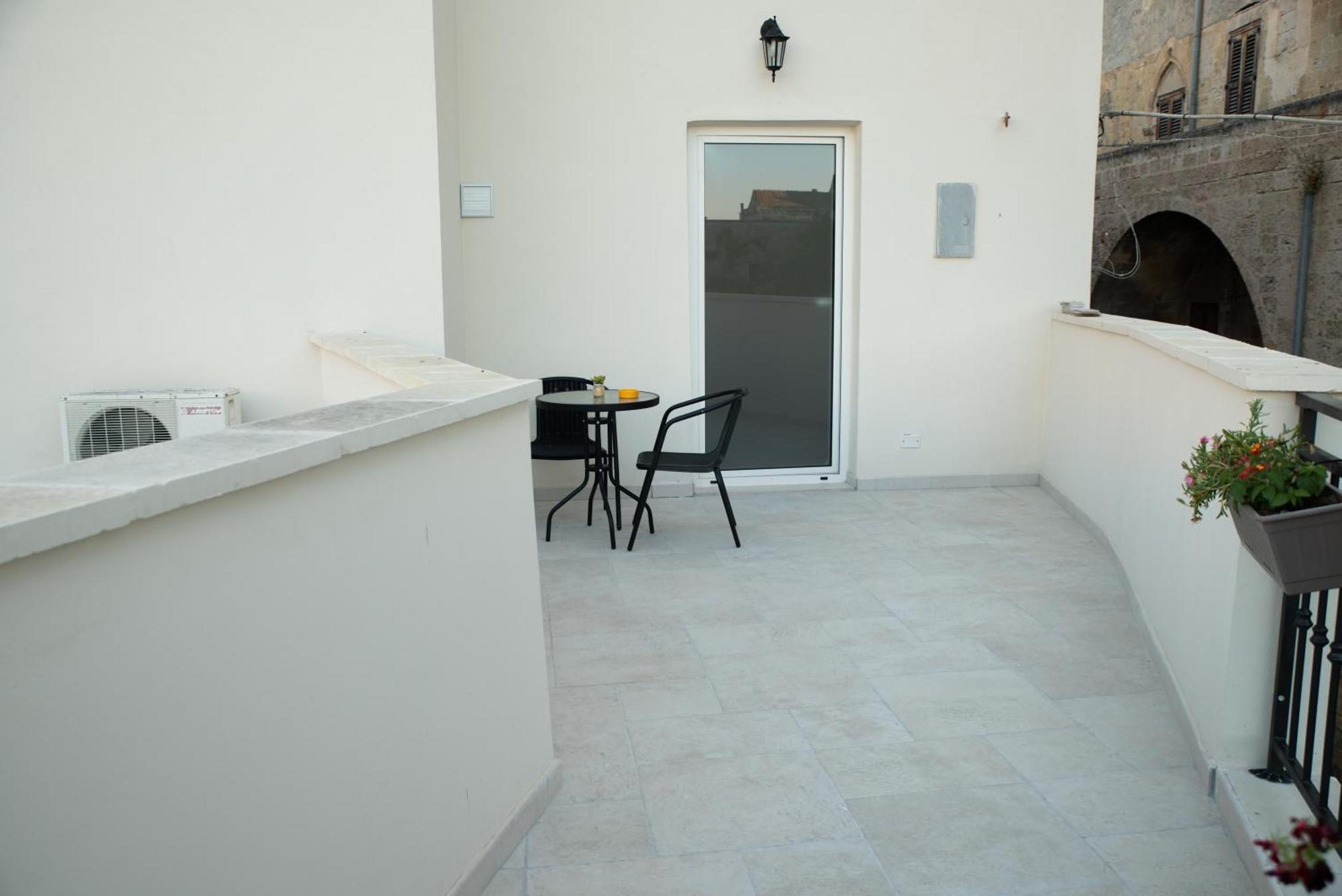 Dimora Guerrieri Hotel Бриндизи Екстериор снимка